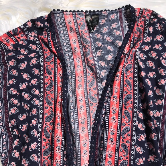 Tilly’s Full Tilt Kimono - Picture 4 of 7